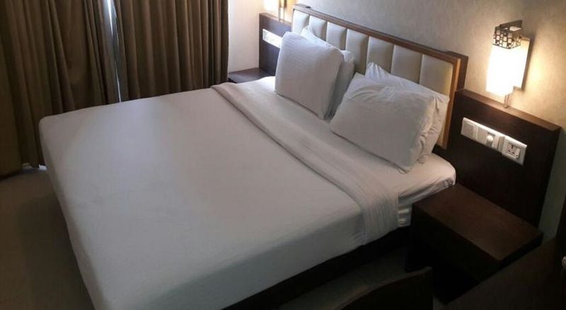 Hotel Sadanand Regency Pimpri-Chinchwad Kültér fotó