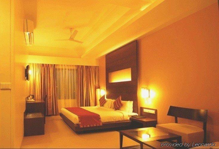 Hotel Sadanand Regency Pimpri-Chinchwad Kültér fotó