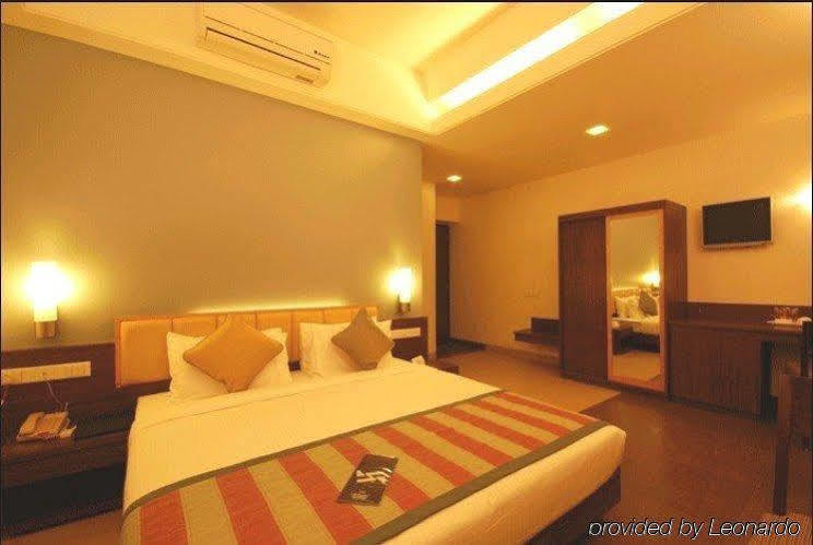 Hotel Sadanand Regency Pimpri-Chinchwad Kültér fotó