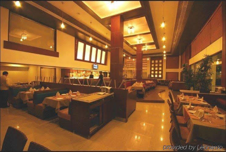 Hotel Sadanand Regency Pimpri-Chinchwad Kültér fotó