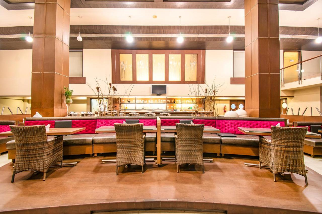 Hotel Sadanand Regency Pimpri-Chinchwad Kültér fotó