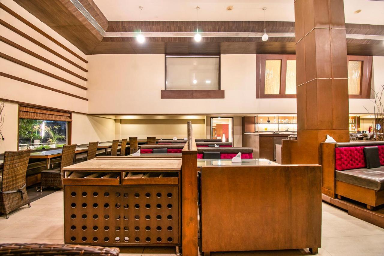 Hotel Sadanand Regency Pimpri-Chinchwad Kültér fotó