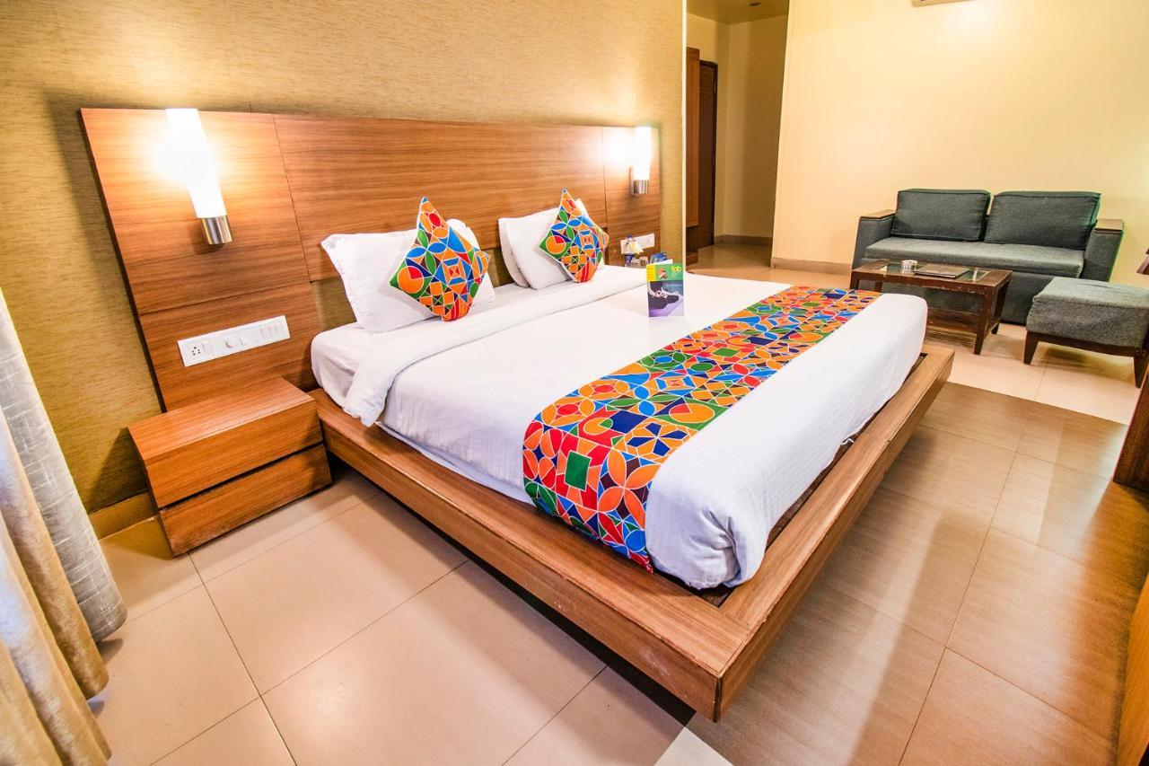 Hotel Sadanand Regency Pimpri-Chinchwad Kültér fotó