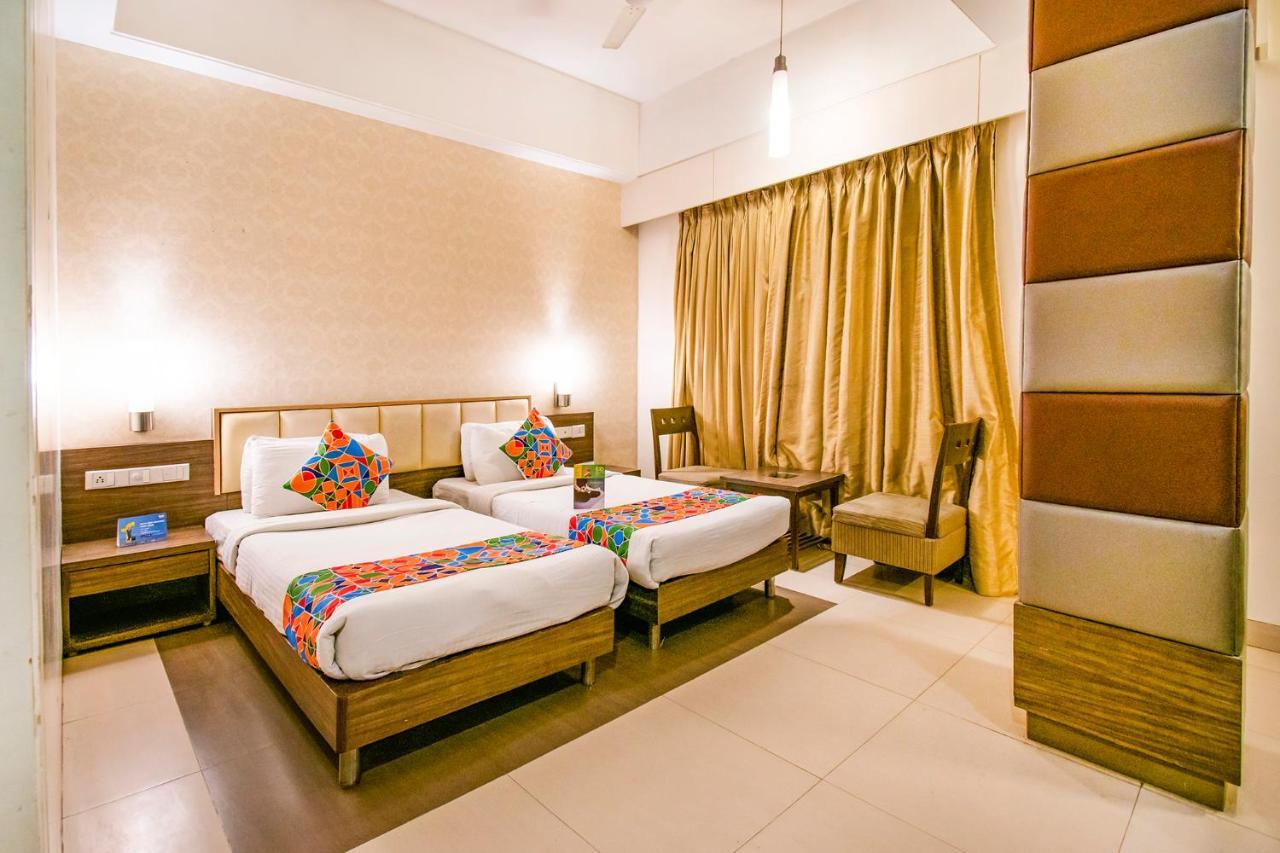 Hotel Sadanand Regency Pimpri-Chinchwad Kültér fotó